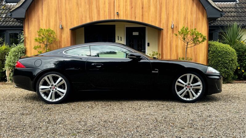 View JAGUAR XK 5.0 V8 Portfolio