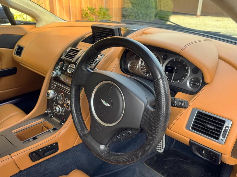 ASTON MARTIN VANTAGE