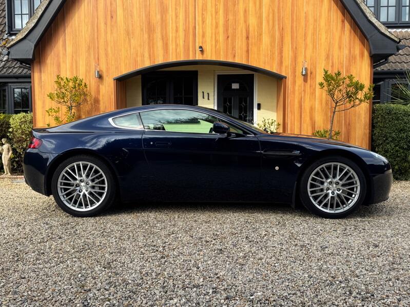 View ASTON MARTIN VANTAGE 4.7 V8