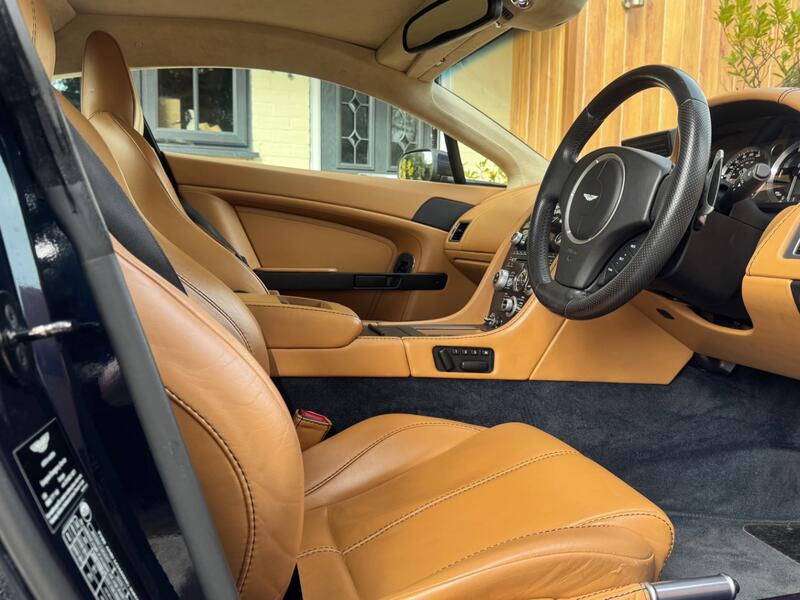 ASTON MARTIN VANTAGE